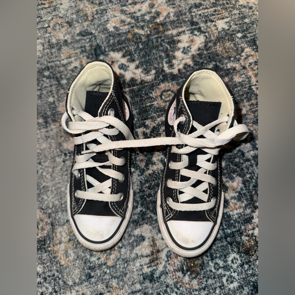 Kids converse